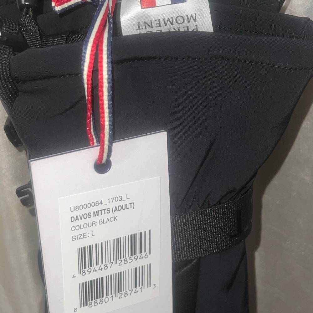 Perfect Moment Black Davos Mitts